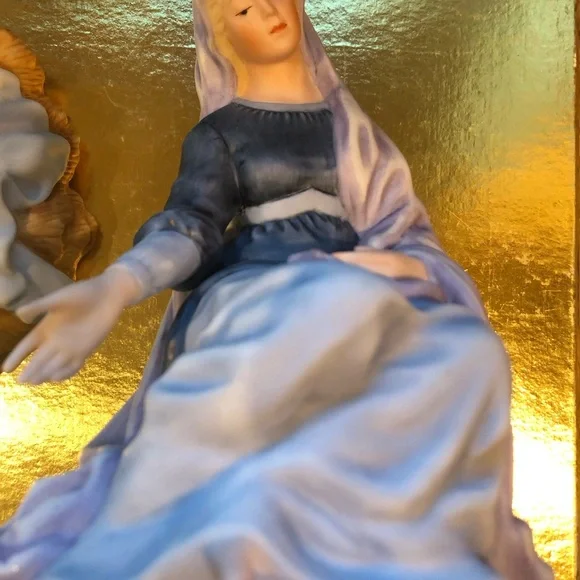 Lenox Renaissance Nativity Set - Mary and Baby Jesus - Picture 4 of 9